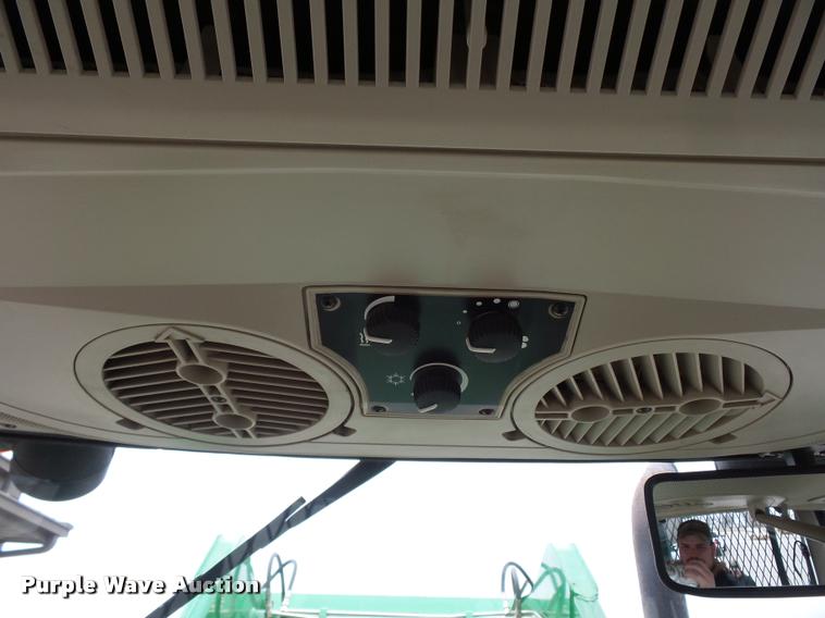 image for item L4633 2004 John Deere 6415 MFWD tractor