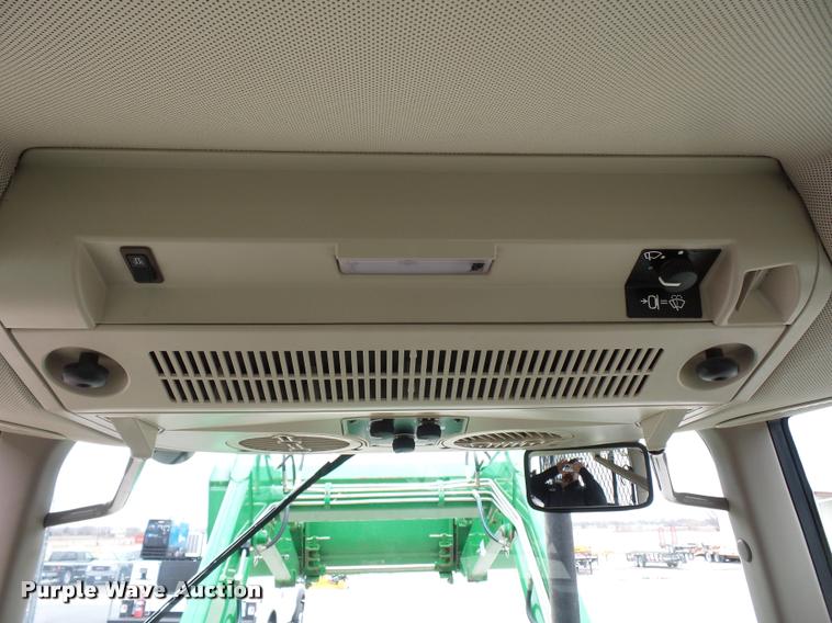 image for item L4633 2004 John Deere 6415 MFWD tractor