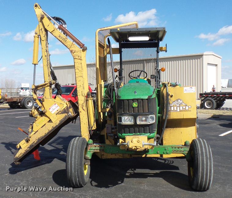 image for item L4646 2002 John Deere 6420 tractor