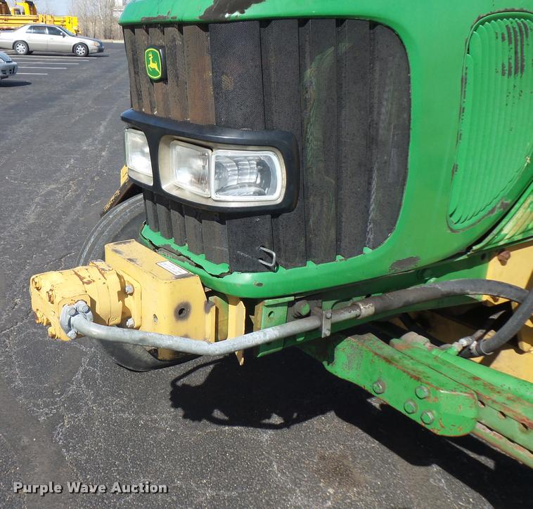 image for item L4646 2002 John Deere 6420 tractor