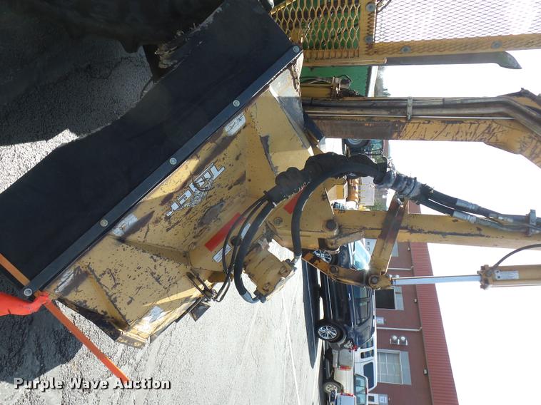 image for item L4646 2002 John Deere 6420 tractor