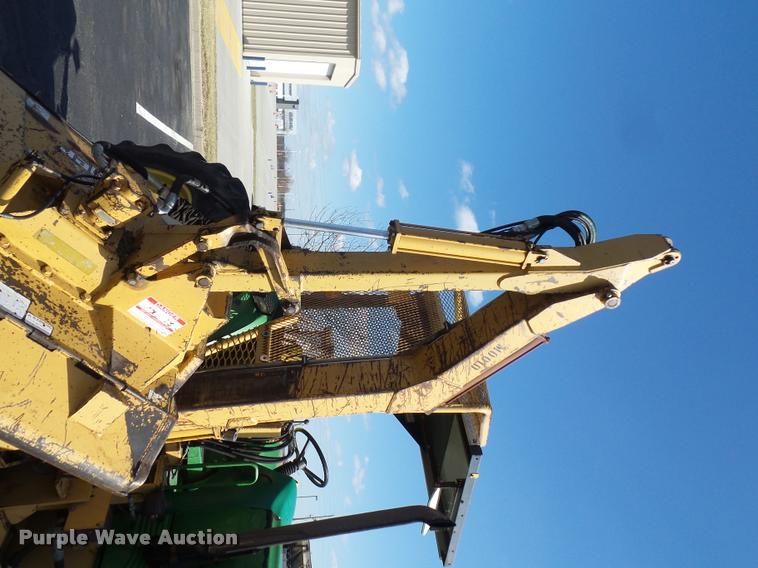 image for item L4646 2002 John Deere 6420 tractor