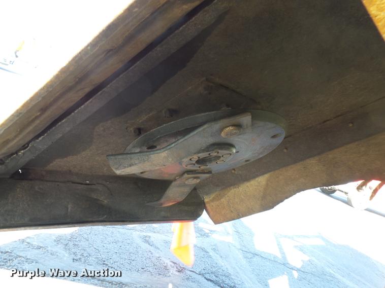 image for item L4646 2002 John Deere 6420 tractor