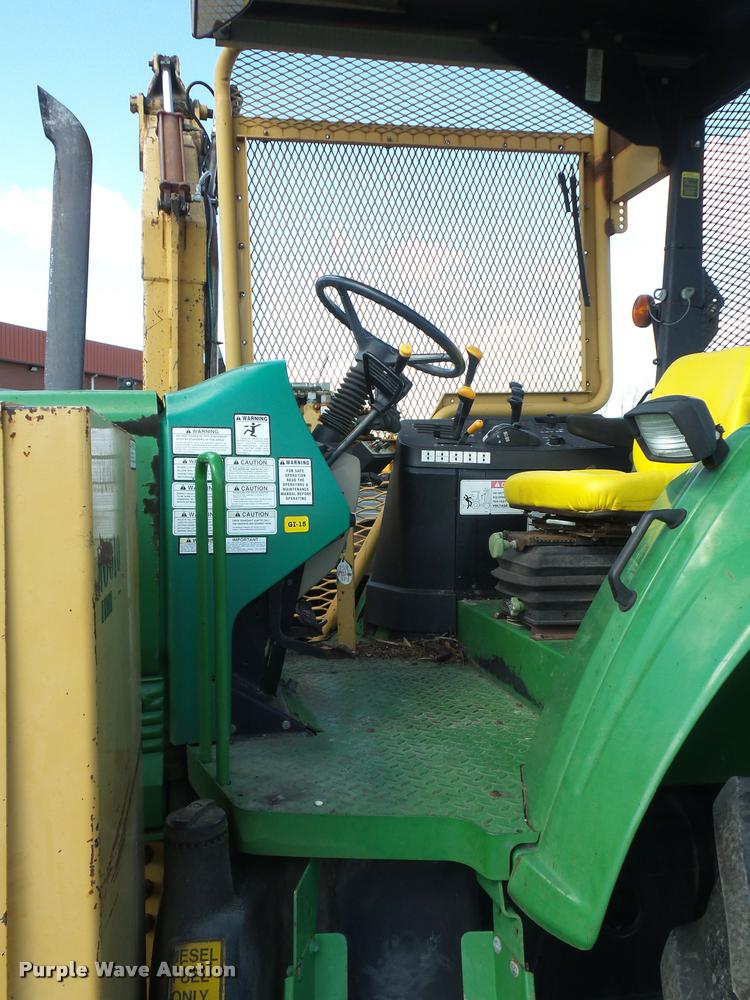 image for item L4646 2002 John Deere 6420 tractor