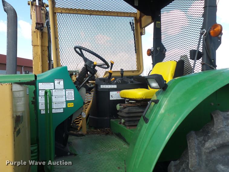 image for item L4646 2002 John Deere 6420 tractor