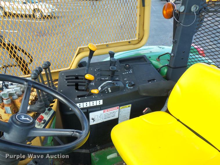 image for item L4646 2002 John Deere 6420 tractor
