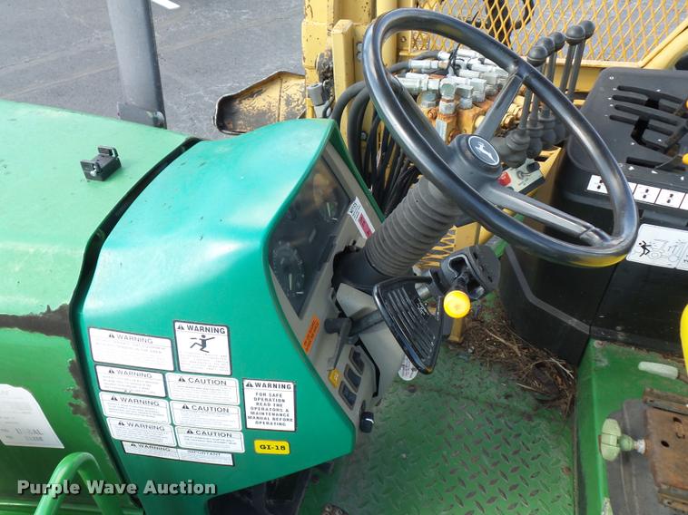 image for item L4646 2002 John Deere 6420 tractor