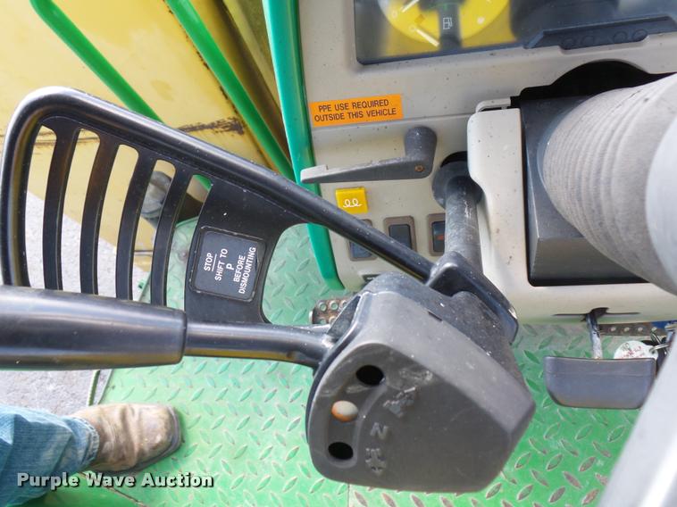 image for item L4646 2002 John Deere 6420 tractor