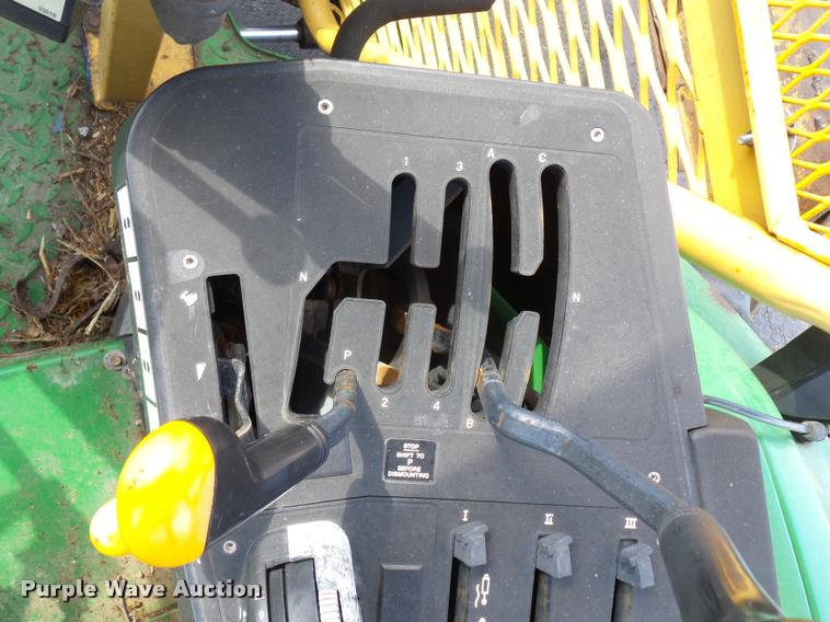 image for item L4646 2002 John Deere 6420 tractor