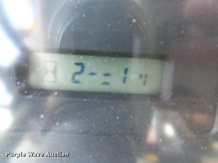 image for item L4646 2002 John Deere 6420 tractor