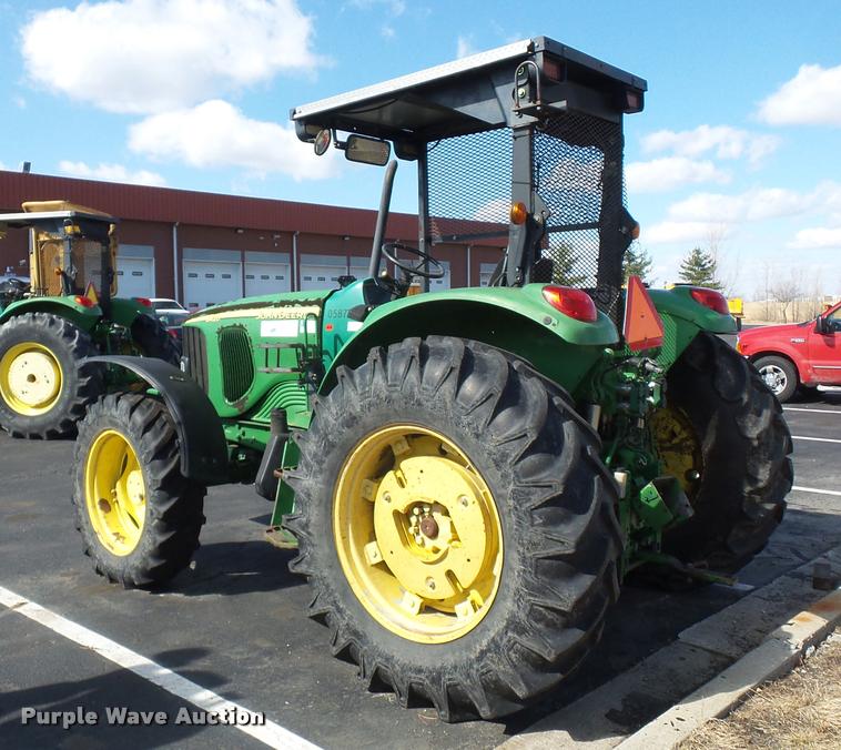image for item L4647 2003 John Deere 6420 tractor
