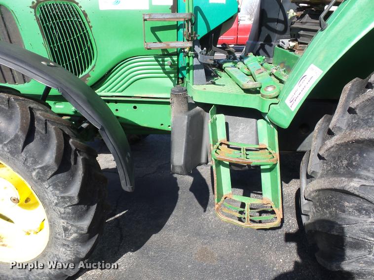 image for item L4647 2003 John Deere 6420 tractor