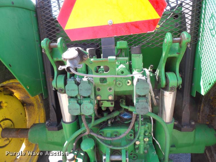 image for item L4647 2003 John Deere 6420 tractor