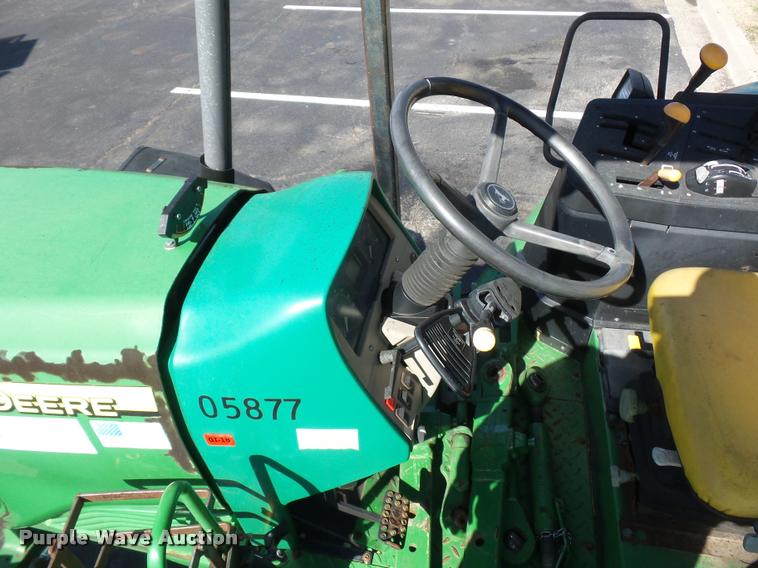 image for item L4647 2003 John Deere 6420 tractor