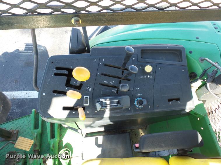 image for item L4647 2003 John Deere 6420 tractor