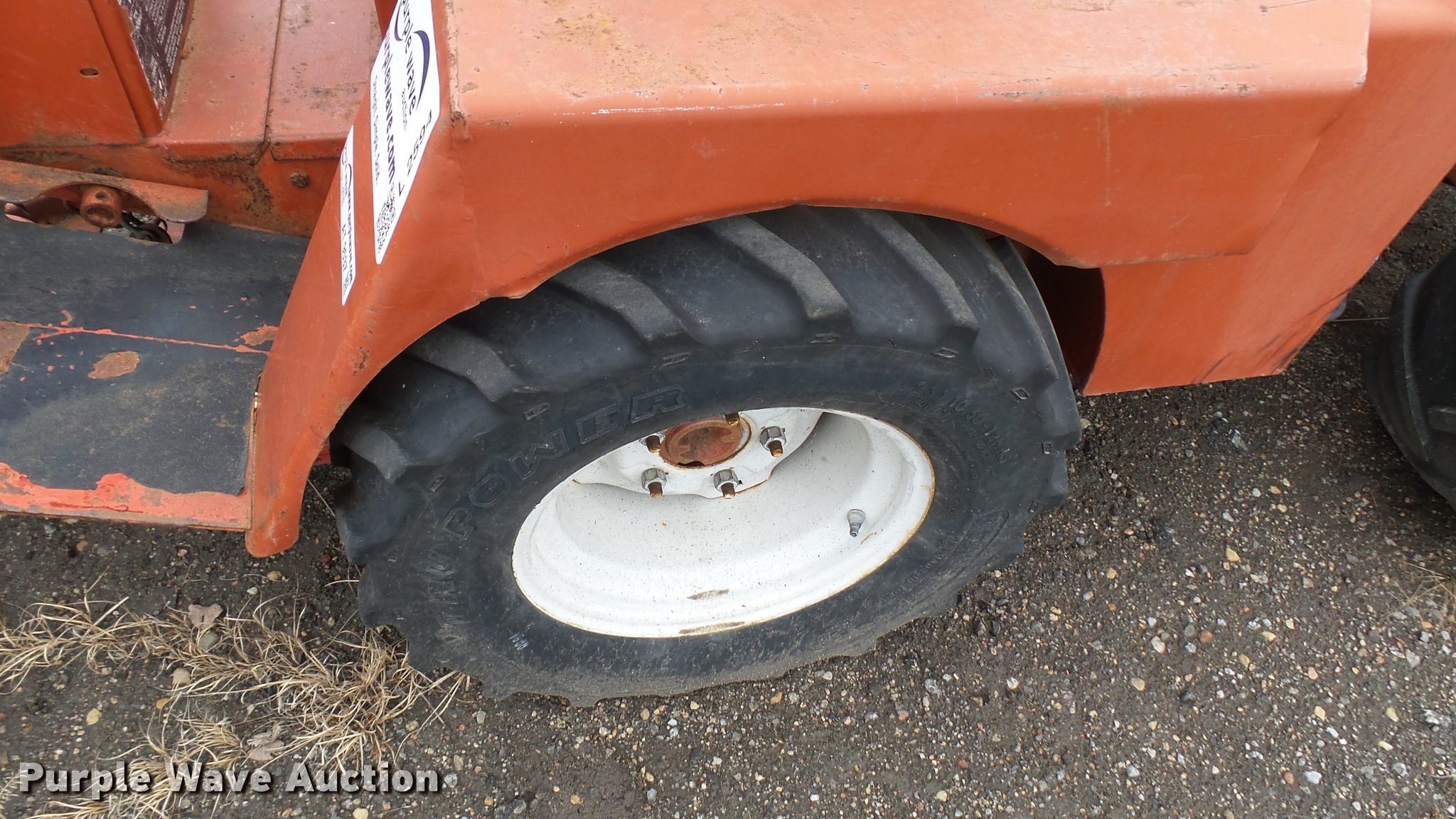 Hesston GMT200 Front Runner lawn mower in Hesston, KS Item AT9537