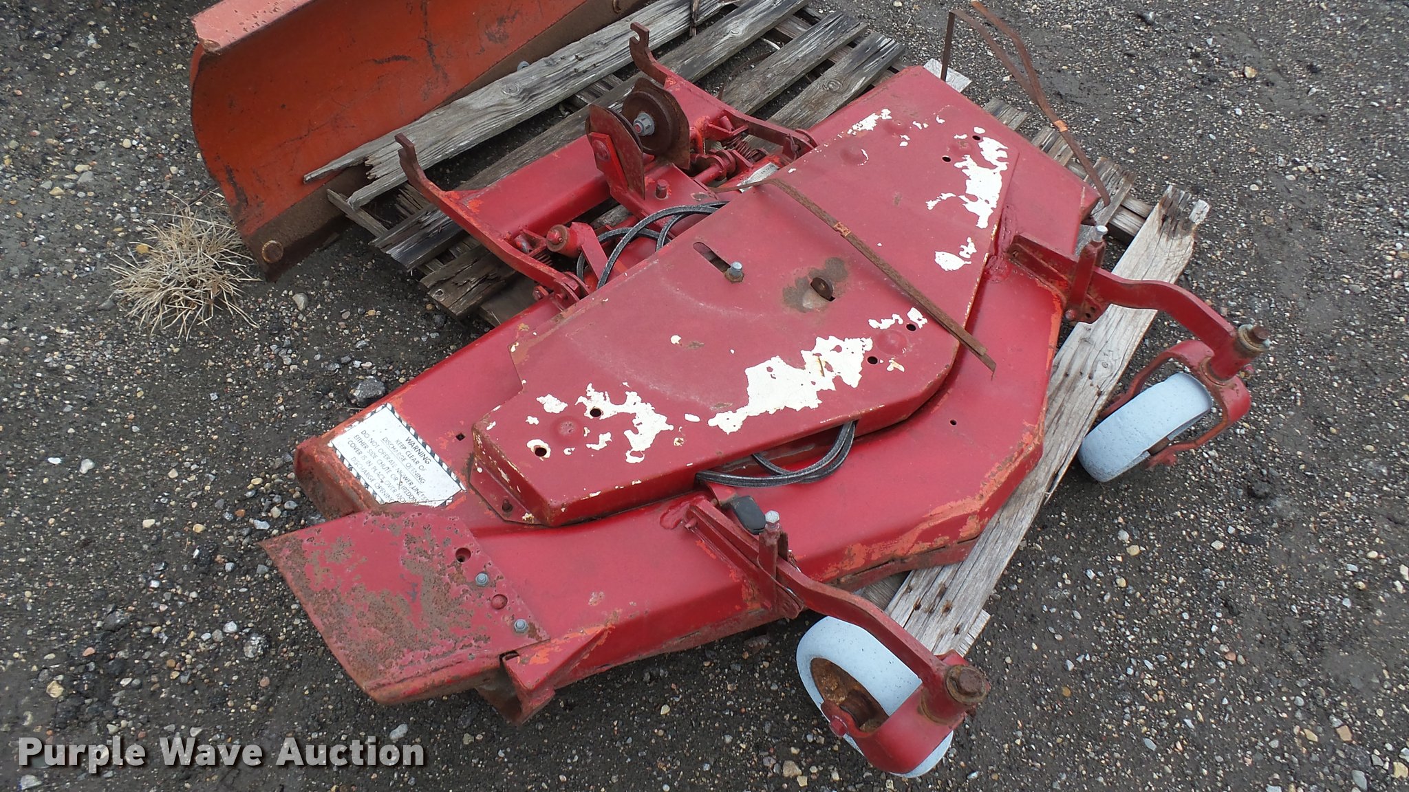 Hesston GMT200 Front Runner lawn mower in Hesston, KS Item AT9537