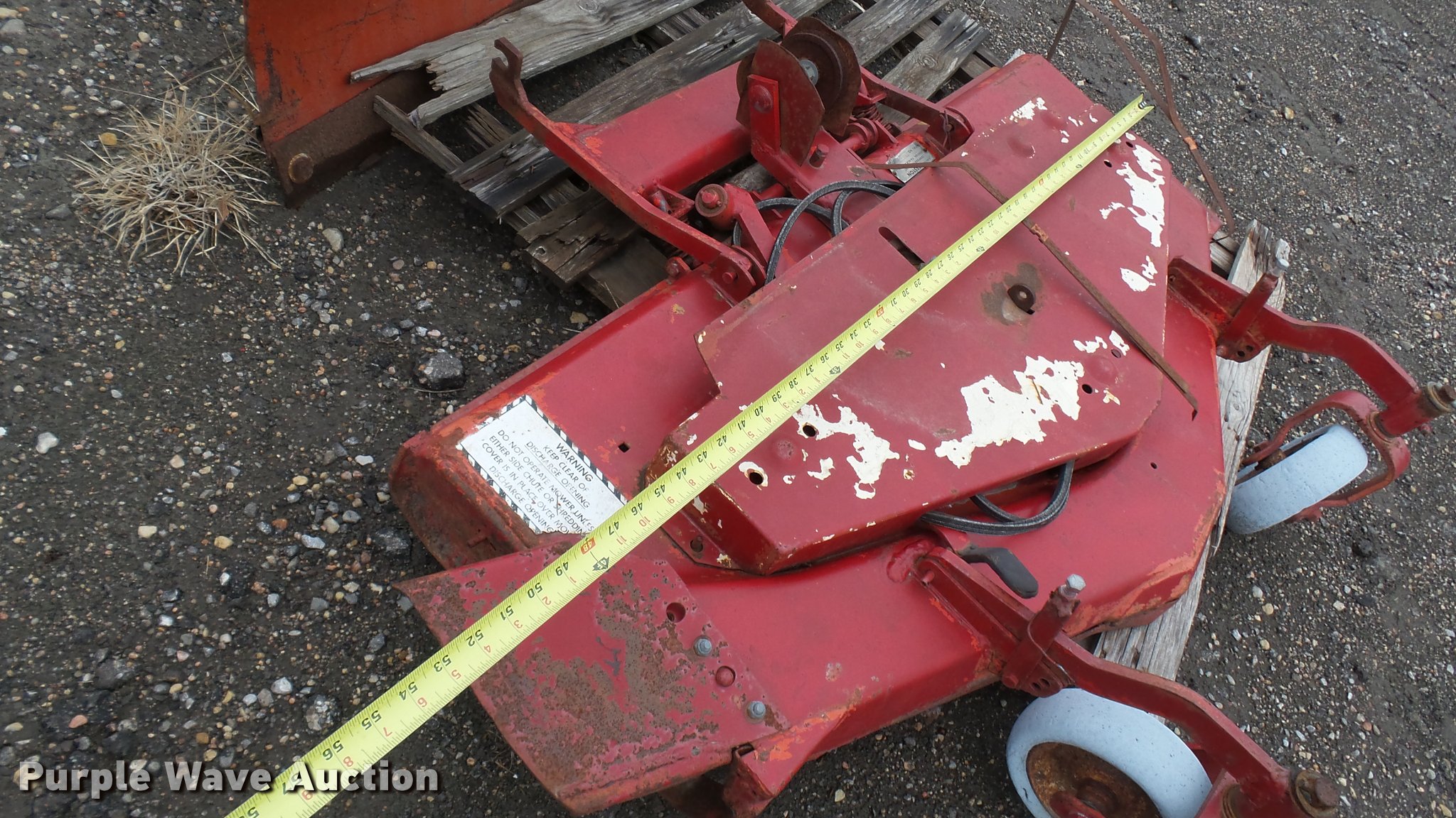 Hesston GMT200 Front Runner lawn mower in Hesston, KS Item AT9537