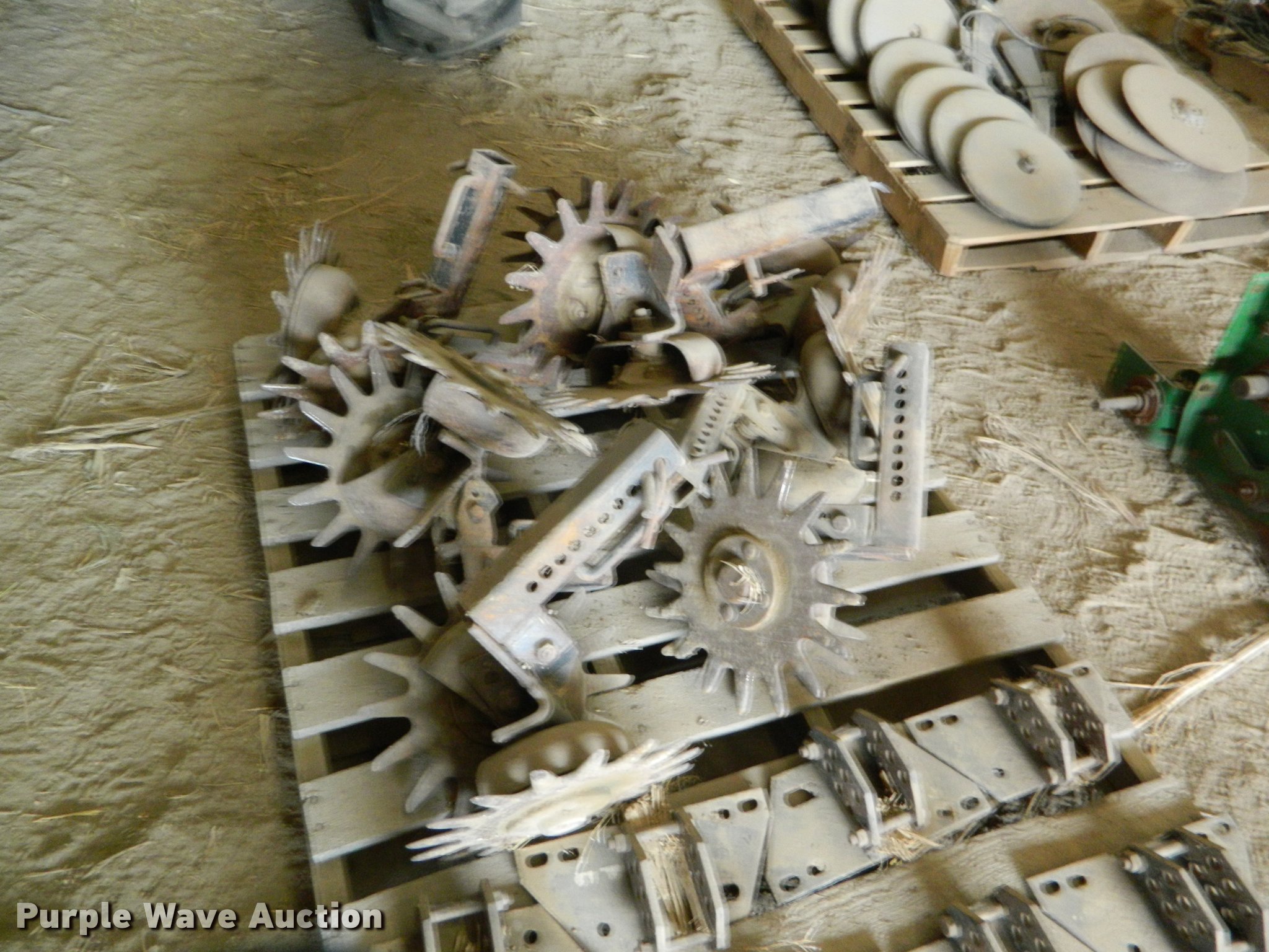 (8) row cleaners in Jennings, KS Item BK9299 sold Purple Wave