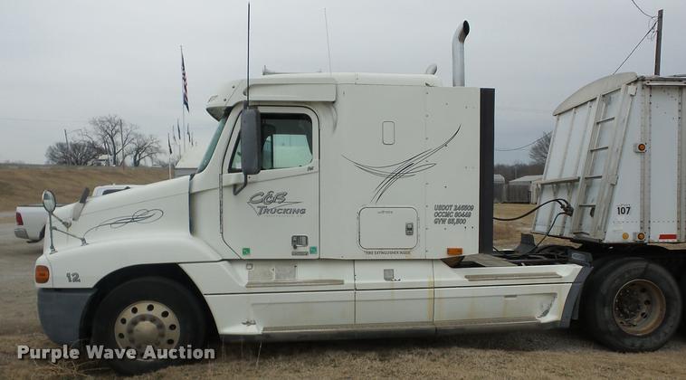 image for item AG9253 1998 Freightliner Century Class semi truck