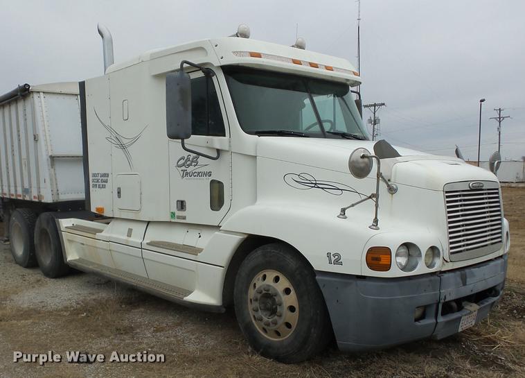 image for item AG9253 1998 Freightliner Century Class semi truck