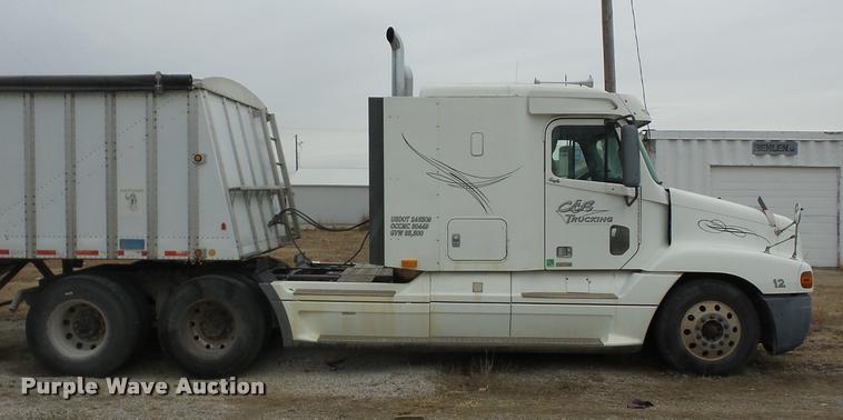 image for item AG9253 1998 Freightliner Century Class semi truck