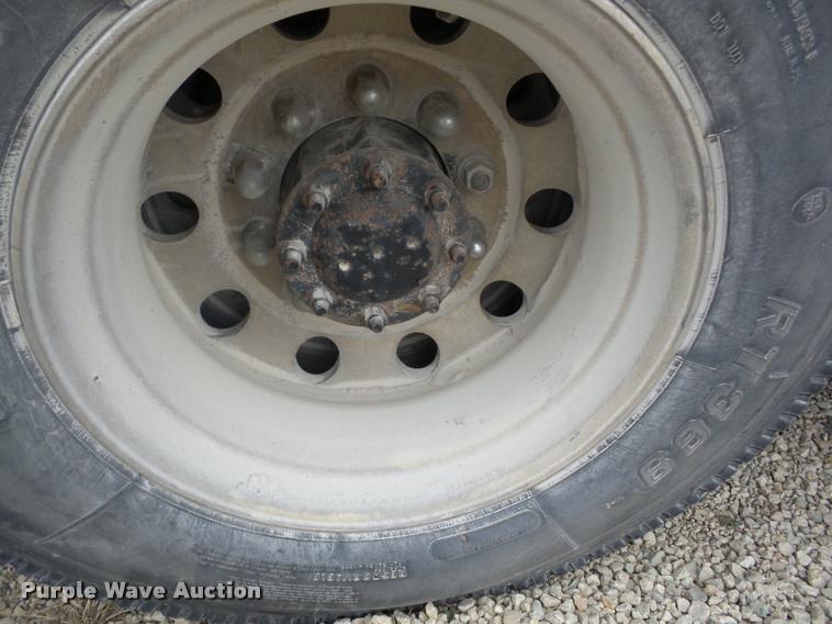 image for item AG9253 1998 Freightliner Century Class semi truck