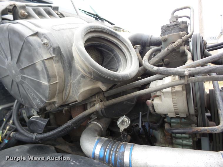 image for item AG9253 1998 Freightliner Century Class semi truck