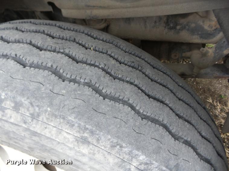 image for item AG9253 1998 Freightliner Century Class semi truck