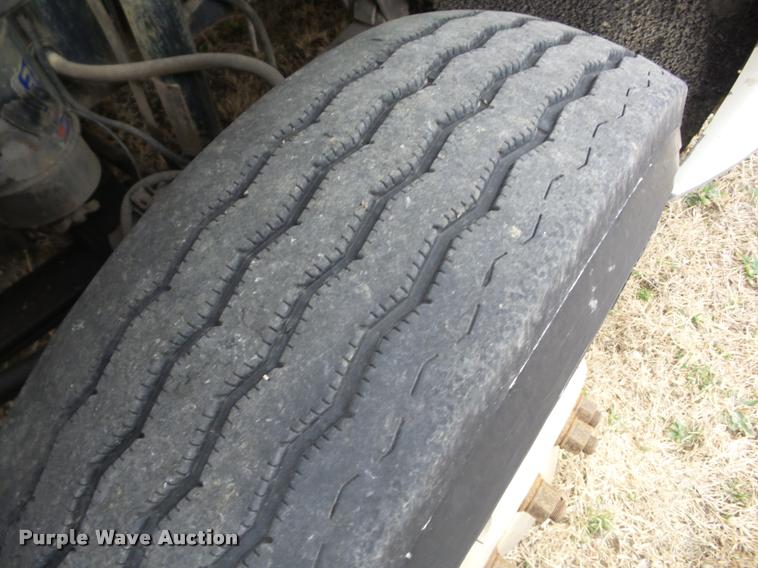 image for item AG9253 1998 Freightliner Century Class semi truck