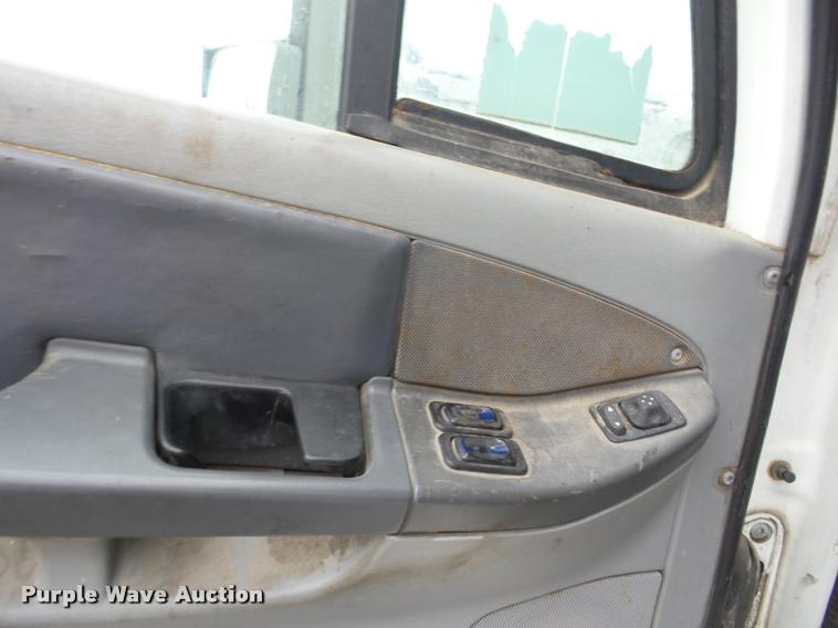 image for item AG9253 1998 Freightliner Century Class semi truck