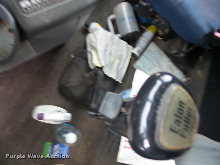 image for item AG9253 1998 Freightliner Century Class semi truck