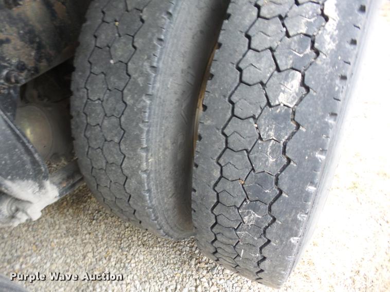 image for item AG9253 1998 Freightliner Century Class semi truck