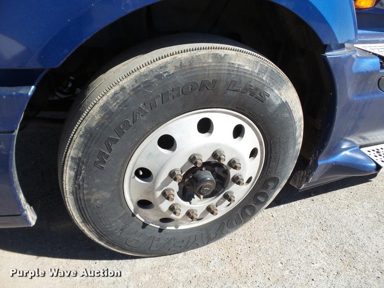 image for item BJ9274 2012 International ProStar Plus semi truck