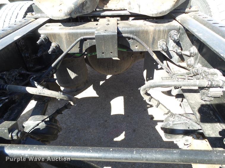 image for item BJ9274 2012 International ProStar Plus semi truck