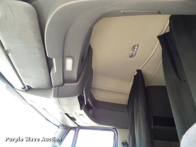 image for item BJ9274 2012 International ProStar Plus semi truck