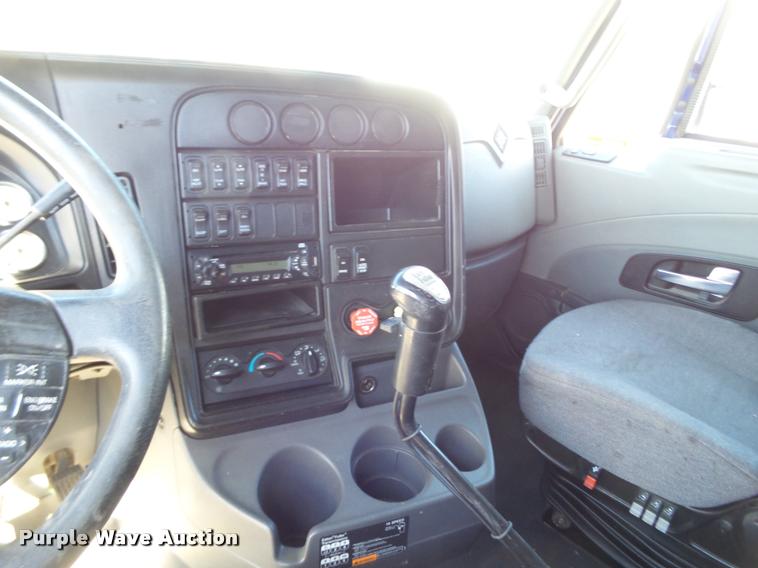 image for item BJ9274 2012 International ProStar Plus semi truck