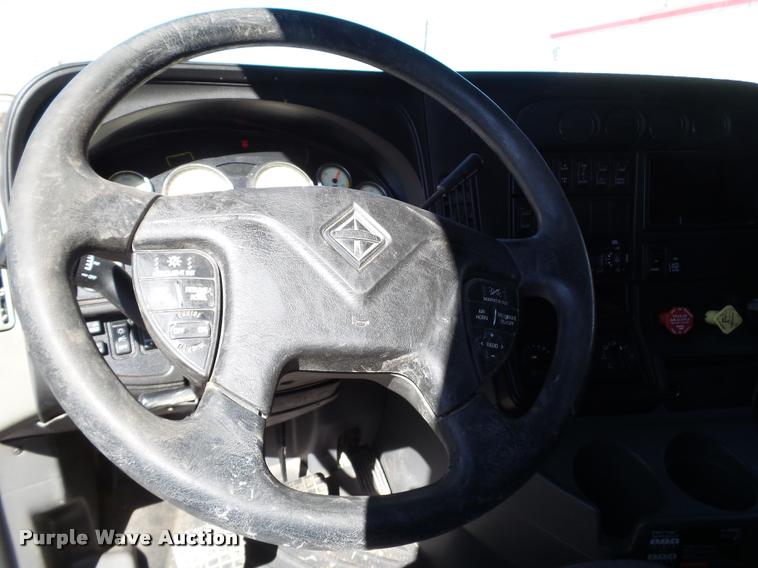 image for item BJ9274 2012 International ProStar Plus semi truck