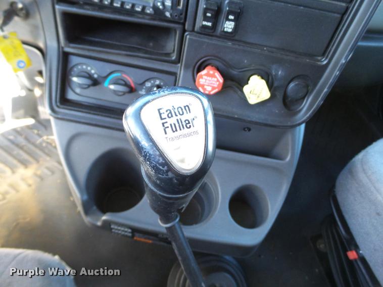 image for item BJ9274 2012 International ProStar Plus semi truck