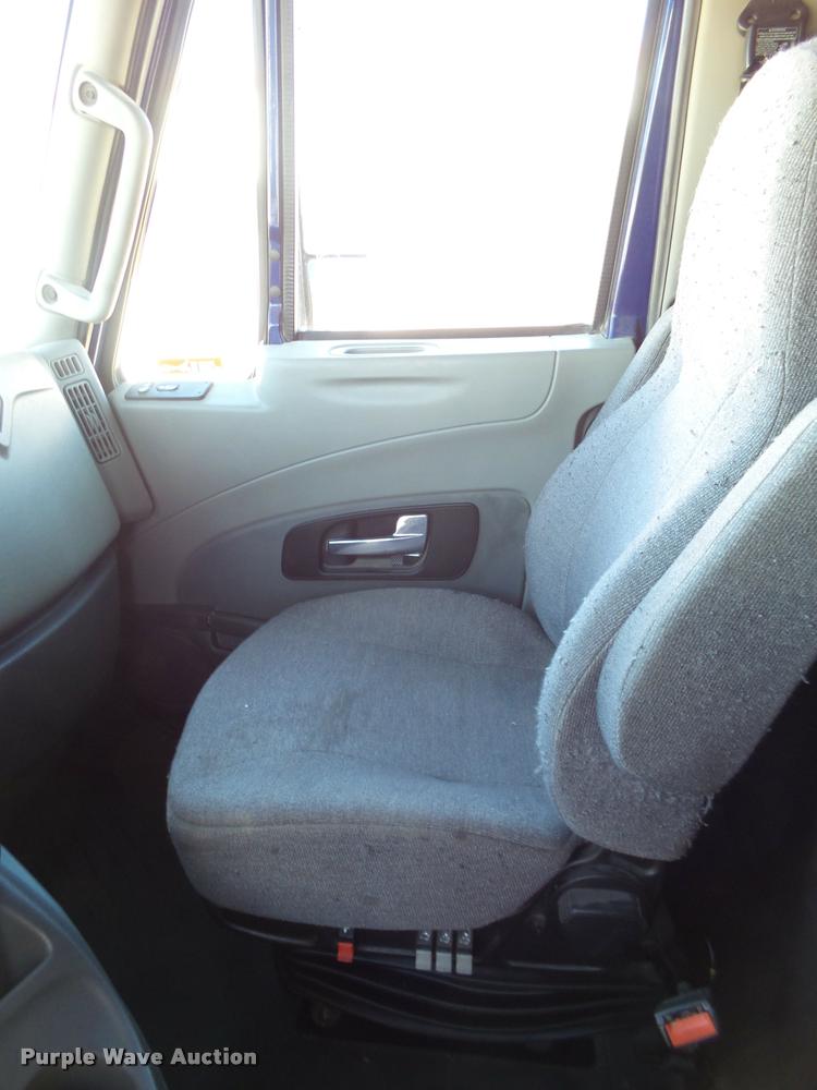 image for item BJ9274 2012 International ProStar Plus semi truck