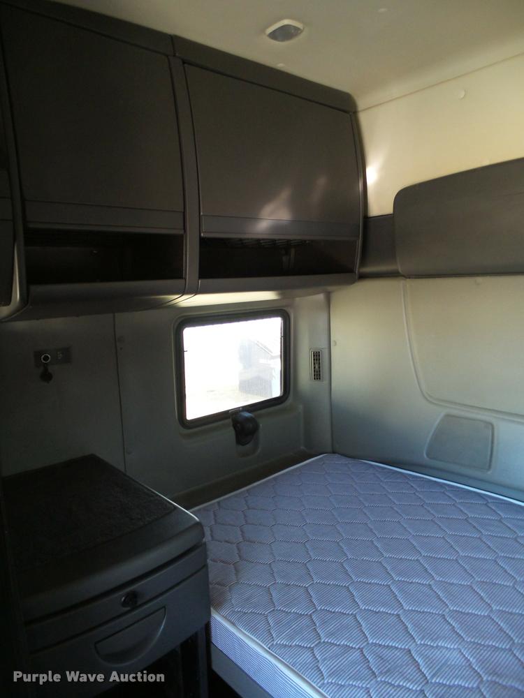 image for item BJ9274 2012 International ProStar Plus semi truck