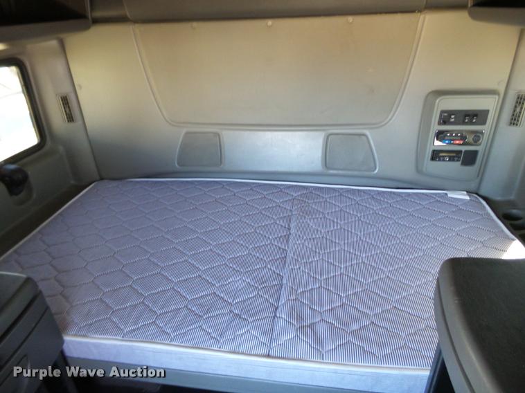 image for item BJ9274 2012 International ProStar Plus semi truck