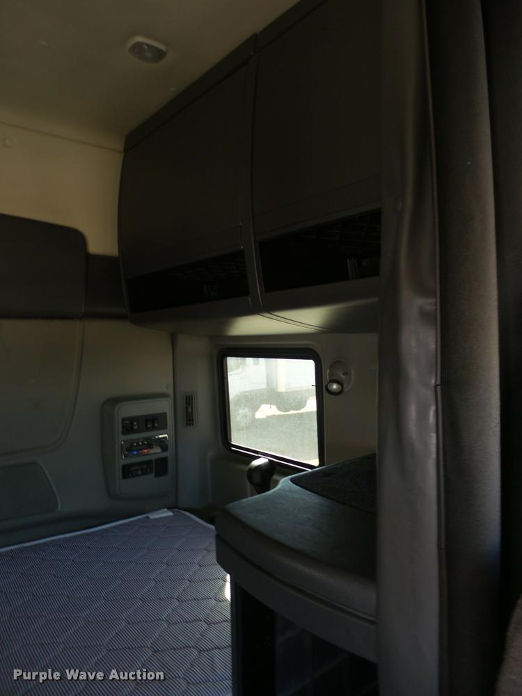 image for item BJ9274 2012 International ProStar Plus semi truck