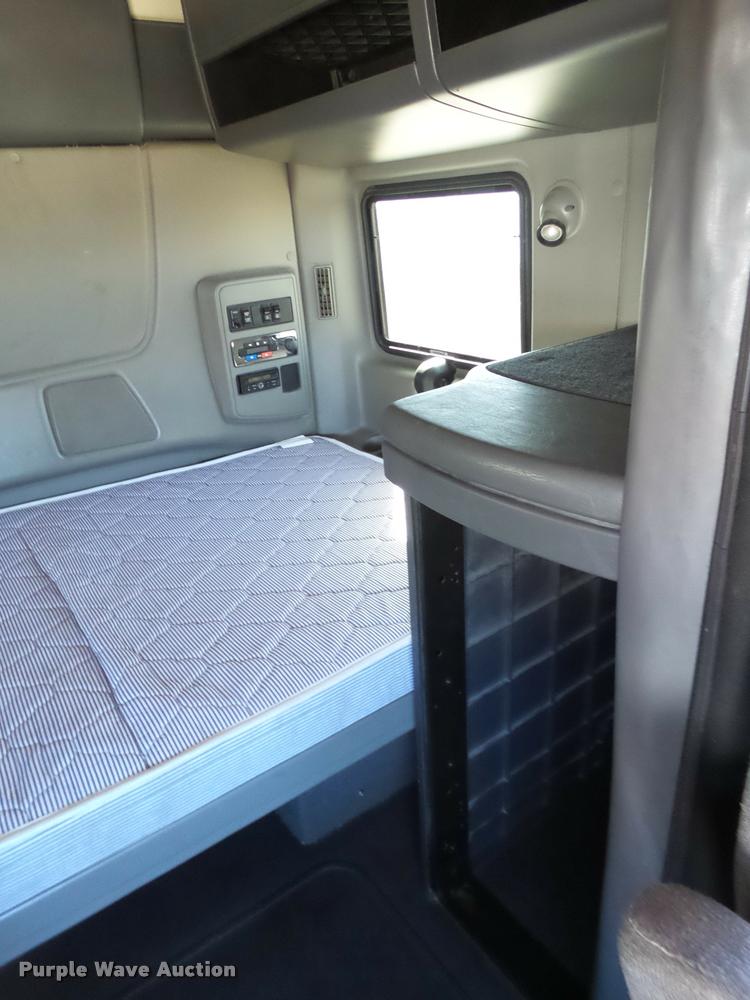 image for item BJ9274 2012 International ProStar Plus semi truck