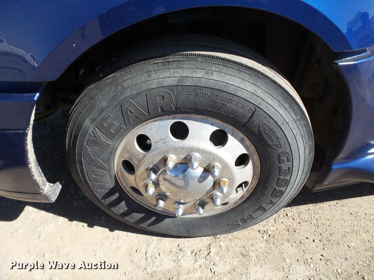 image for item BJ9275 2012 International ProStar Plus semi truck