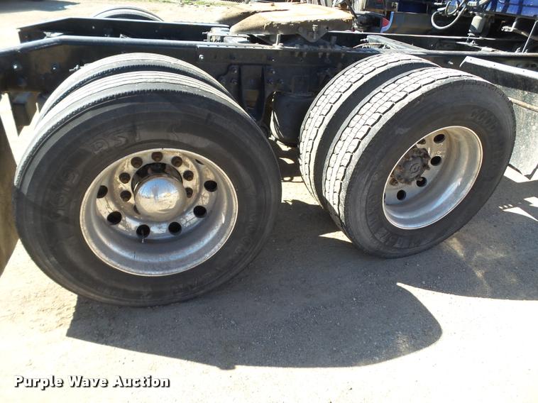 image for item BJ9275 2012 International ProStar Plus semi truck