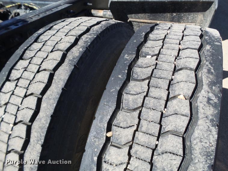 image for item BJ9275 2012 International ProStar Plus semi truck