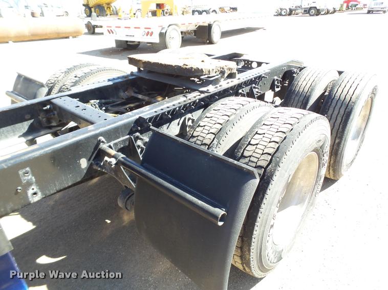 image for item BJ9275 2012 International ProStar Plus semi truck