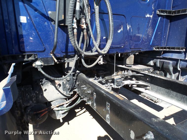 image for item BJ9275 2012 International ProStar Plus semi truck