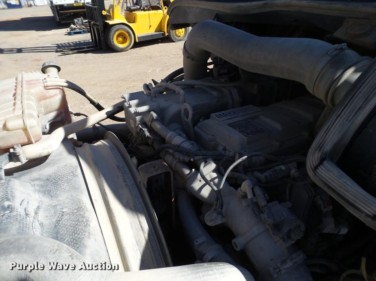 image for item BJ9275 2012 International ProStar Plus semi truck